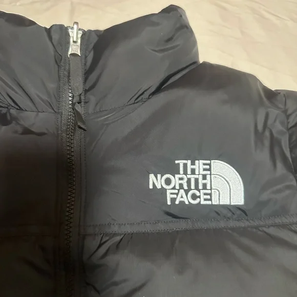 The North Face Men's Charcoal Puffer Jacket - Picture 6 of 12
